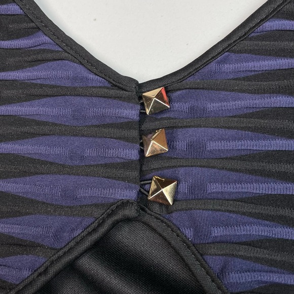 GUESS Textured Rose Mini Dress Sz 10 Naughty Night - Picture 8 of 8